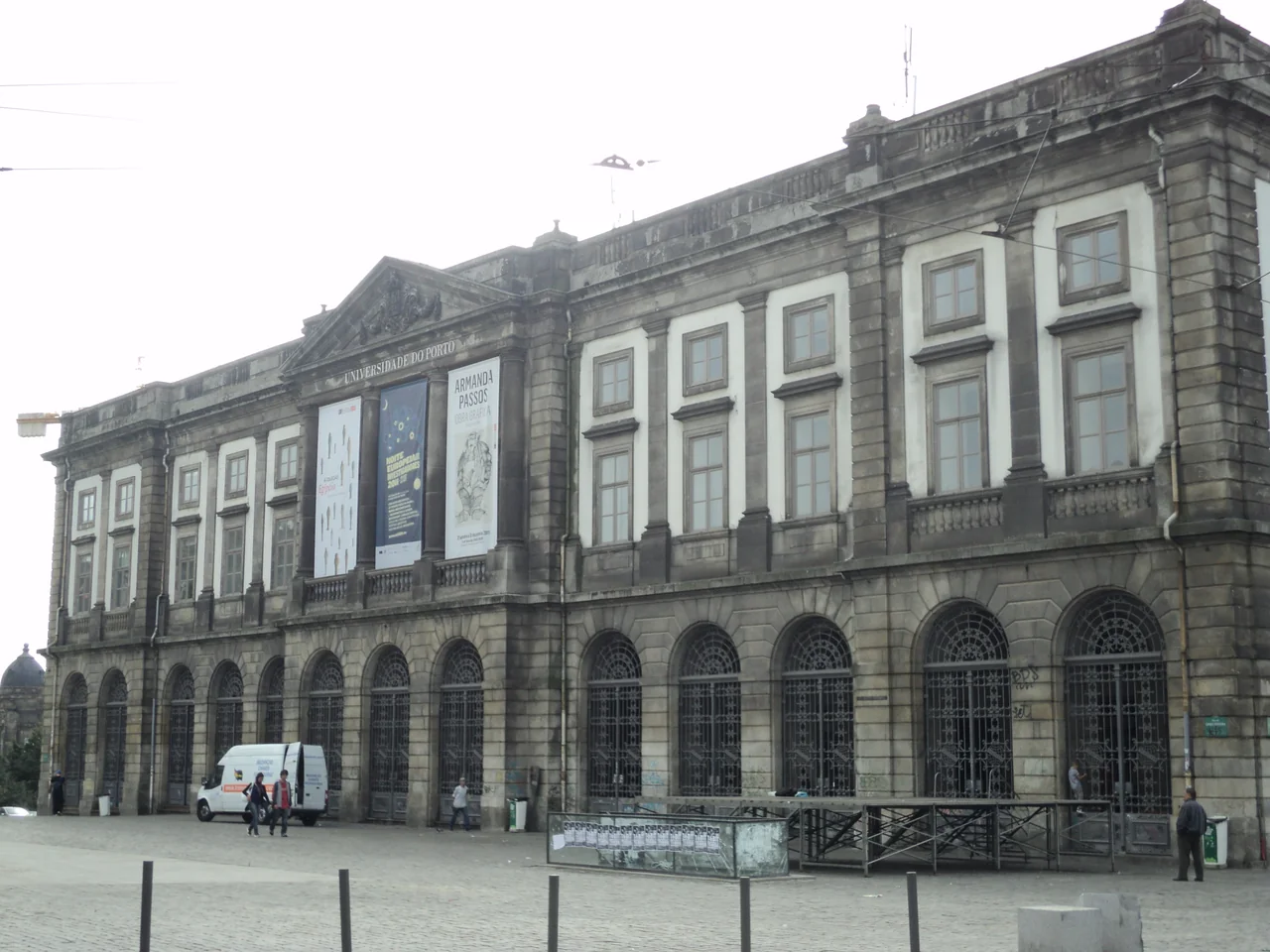 Fachada da Reitoria da Universidade do Porto, numa fotografia de arquivo.