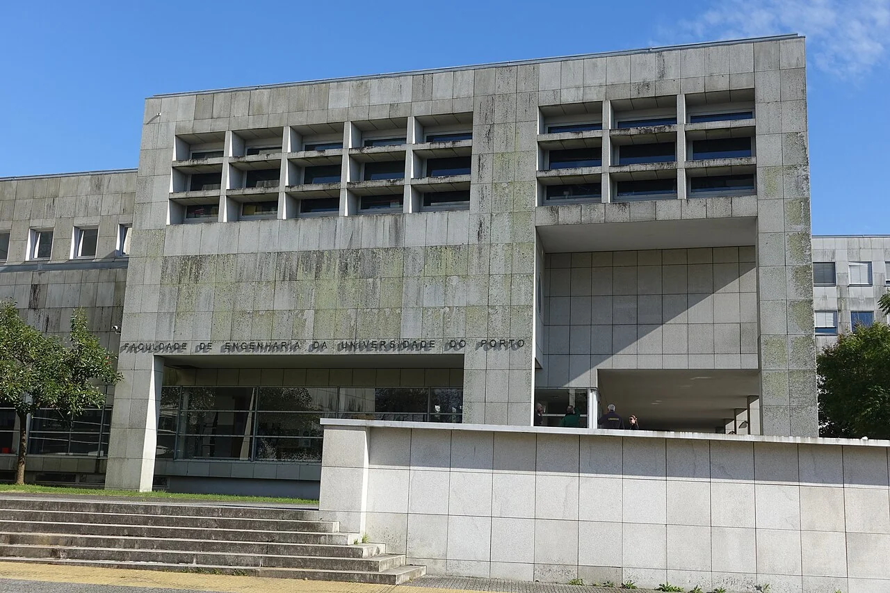 Edifícios do campus da Faculdade de Engenharia da Universidade do Porto.